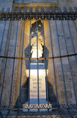 멕시코의 성 로만 아다메 로살레스_photo by Nheyob_in the Cathedral Basilica of the Assumption of Mary in Guadalajara_Mexico.jpg